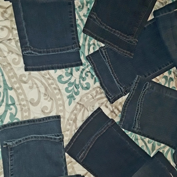 Bundle-6 Pair of Jeans - Picture 4 of 5